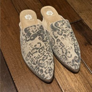 Lisa Robertson Mules by YELLOWBOX W11